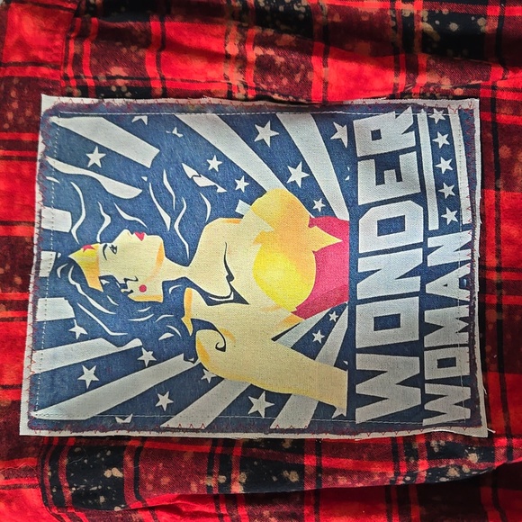 Anniversary Edition - Angry Minnow Wonder Woman Distressed Flannel - Picture 2 of 8
